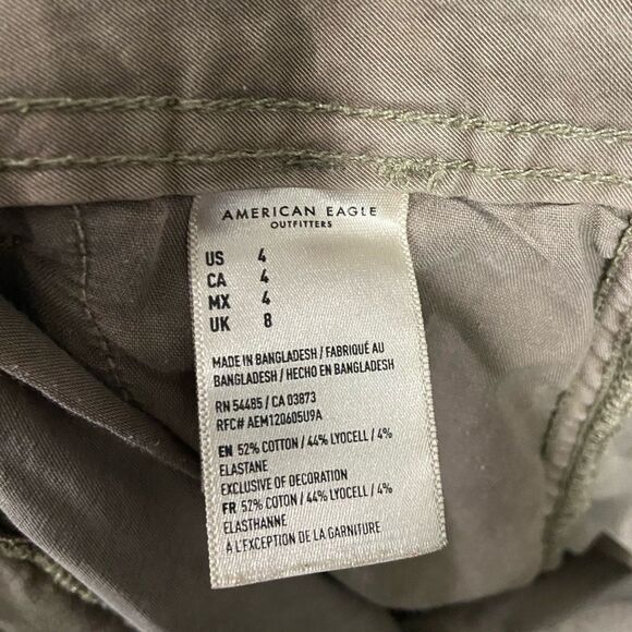 American Eagle Mid Rise Vintage Cargo Style Jean Shorts - Picture 3 of 3